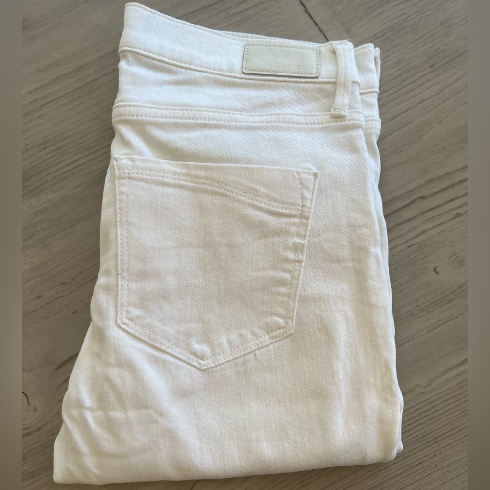 Like new Express white womens jeans size 4
